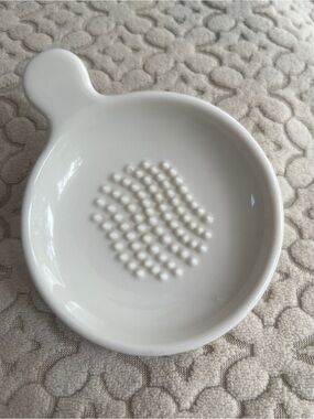 Revol France White Porcelain Ceramic Garlic Ginger Grater Zester with Handle -